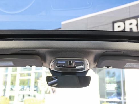 Certified 2025 Volvo XC40 B5 Core w/ Protection Package Premier image 18