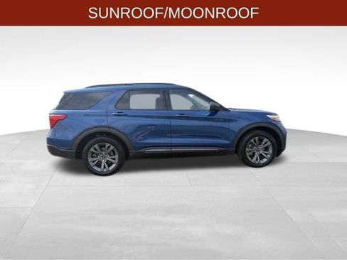 Used 2021 Ford Explorer XLT w/ Equipment Group 202A AWD/4WD image 8