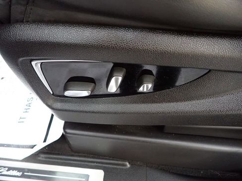 Used 2016 Cadillac Escalade Luxury image 27