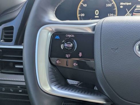 Used 2025 INFINITI QX80 Luxe RWD image 27