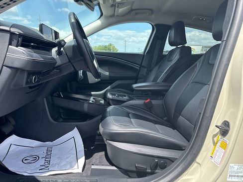 Used 2025 Ford Mustang Mach-E Premium image 6
