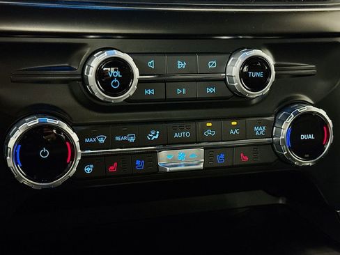 Used 2023 Ford F150 Lariat w/ Equipment Group 502A High image 13