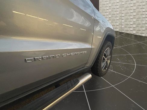 Used 2015 Jeep Grand Cherokee Limited w/ Luxury Group II image 46