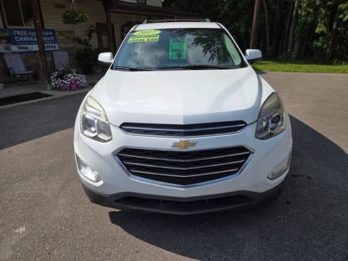 Used 2017 Chevrolet Equinox LT w/ Convenience Package FWD image 9