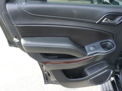 Used 2019 GMC Yukon SLT image 14