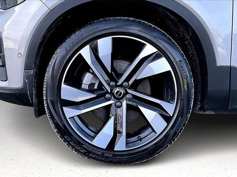 Certified 2023 Volvo XC40 B5 Ultimate w/ Protection Package Premier image 34