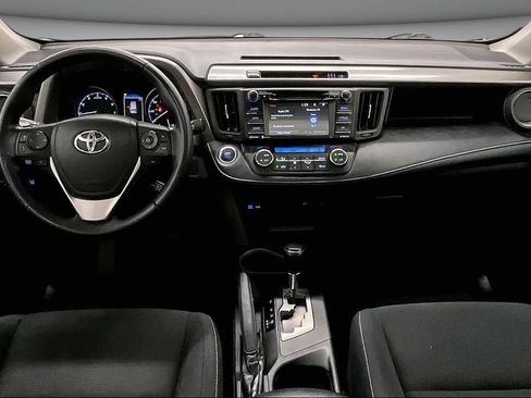 Used 2018 Toyota RAV4 XLE AWD/4WD image 7