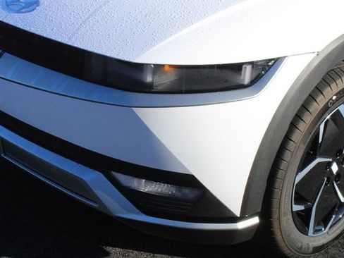 New 2024 Hyundai Ioniq 5 SEL image 9