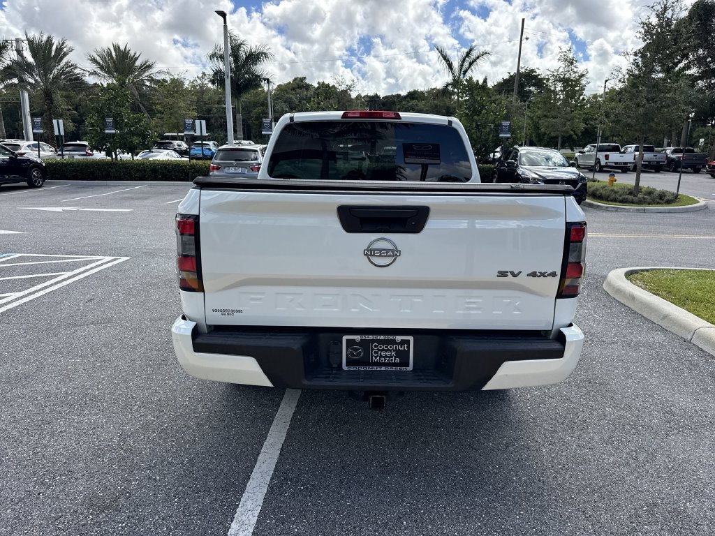 Used 2022 Nissan Frontier SV AWD/4WD image 2