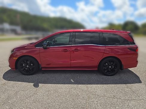 Used 2024 Honda Odyssey Sport image 10