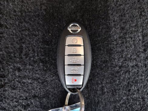 Used 2018 Nissan Pathfinder Platinum FWD image 35