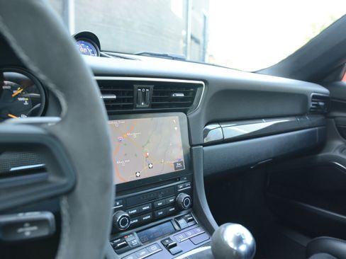 Certified 2018 Porsche 911 GT3 image 23