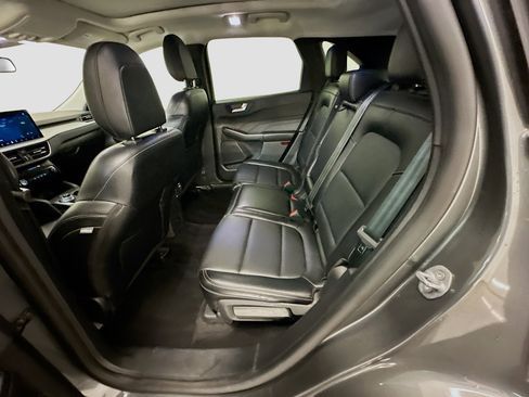 Used 2025 Ford Escape Platinum AWD/4WD image 28
