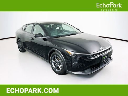 Used 2025 Kia K4 LXS image 1