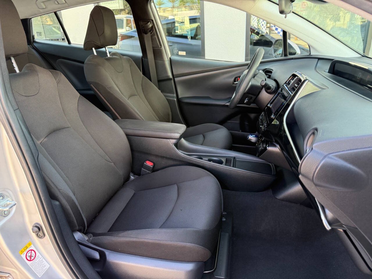 Used 2019 Toyota Prius L Eco FWD image 30