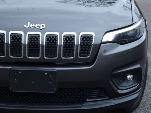 Used 2019 Jeep Cherokee Latitude Plus w/ Cold Weather Group image 17
