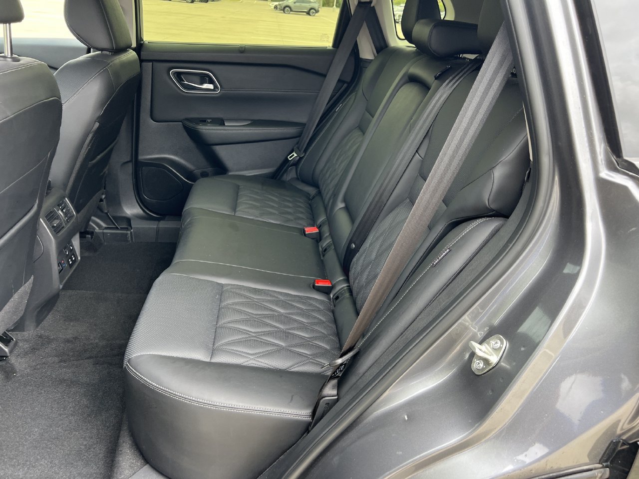 Used 2026 Nissan Rogue Platinum w/ Platinum Premium Package AWD/4WD image 11
