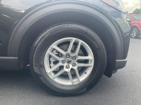 New 2026 Ford Explorer Active RWD image 10