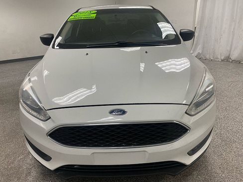 Used 2018 Ford Focus S image 2