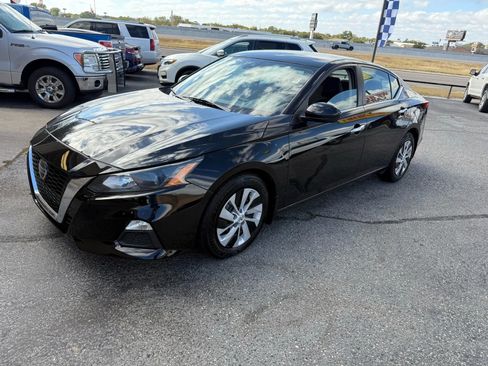 Used 2022 Nissan Altima 2.5 S image 1