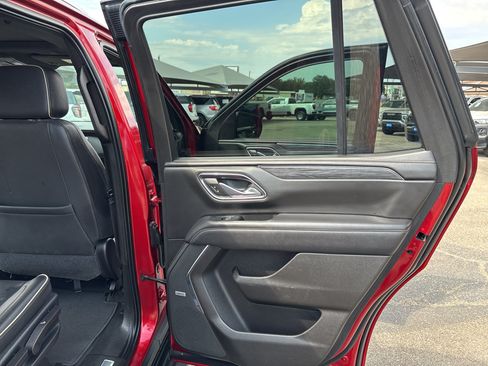 Used 2021 GMC Yukon SLT w/ SLT Premium Package AWD/4WD image 27