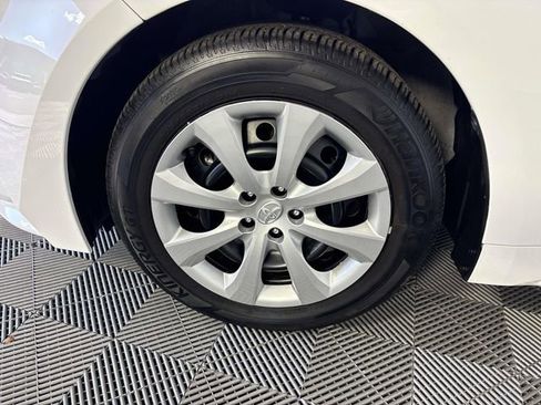 Used 2025 Toyota Corolla LE FWD image 25