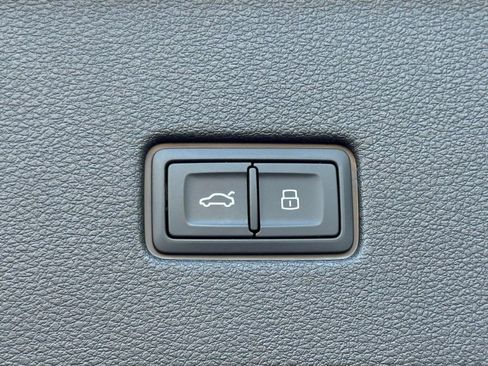 Used 2022 Audi SQ8 Prestige w/ Prestige Package image 65