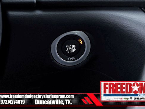 New 2025 Chrysler Voyager LX image 34