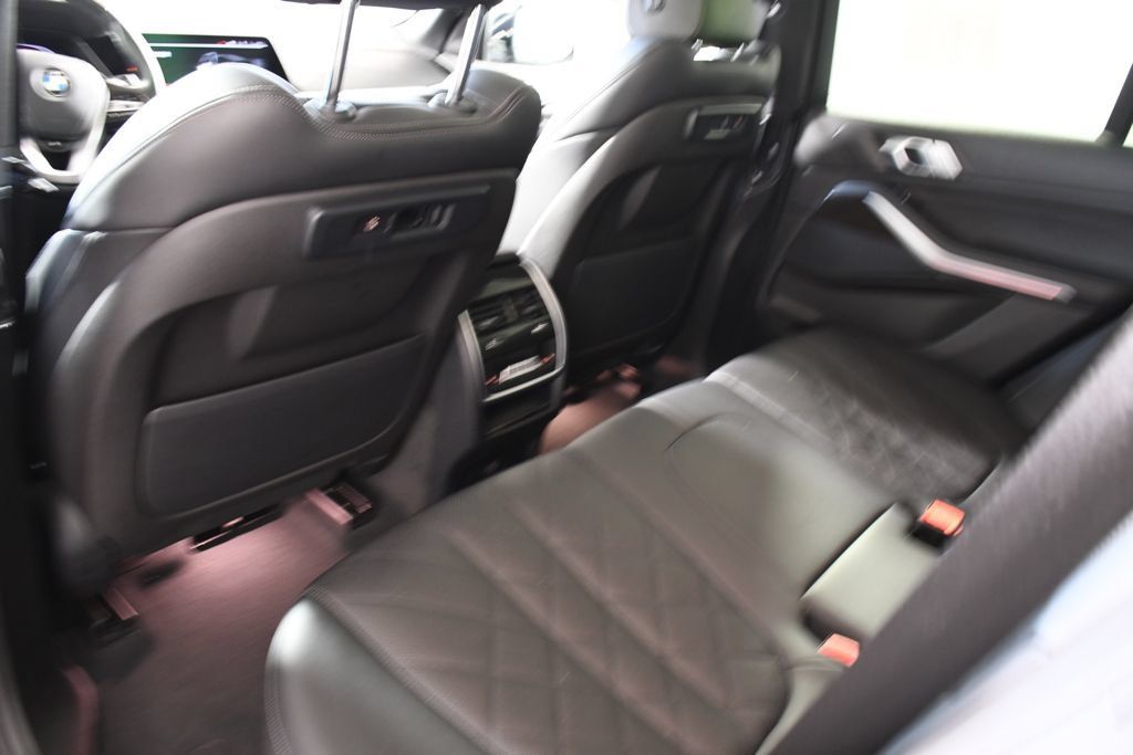 Used 2023 BMW X5 xDrive40i AWD/4WD image 27