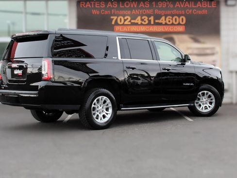Used 2017 GMC Yukon XL SLT image 4