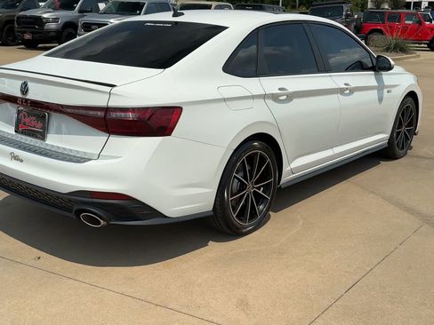 Used 2025 Volkswagen Jetta GLI Autobahn image 7