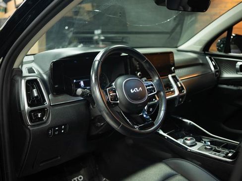 Used 2022 Kia Sorento SX w/ Panoramic Sunroof Package image 11