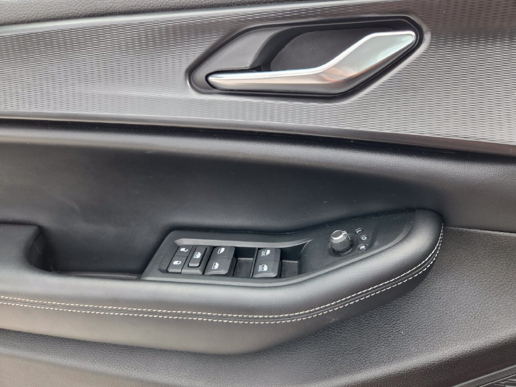 Used 2024 Jeep Grand Cherokee Altitude RWD image 20