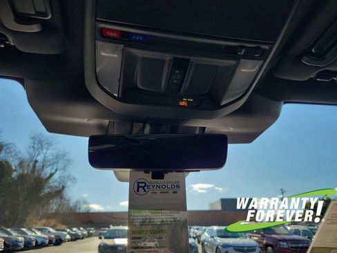 Used 2025 Subaru Forester Touring image 12