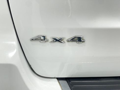 Used 2017 Jeep Grand Cherokee Limited image 40