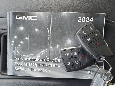 Used 2024 GMC Yukon XL SLE image 34