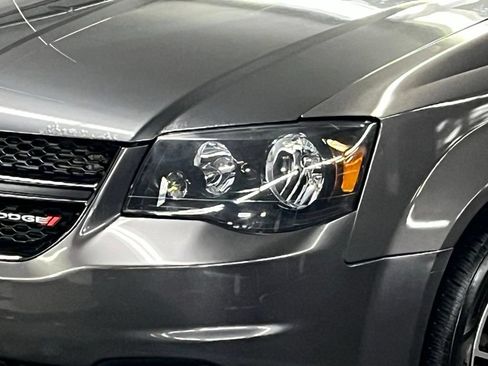 Used 2017 Dodge Grand Caravan SXT w/ Driver Convenience Group FWD image 36