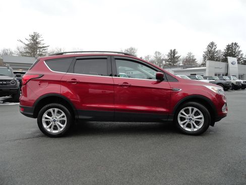 Used 2019 Ford Escape SEL image 4