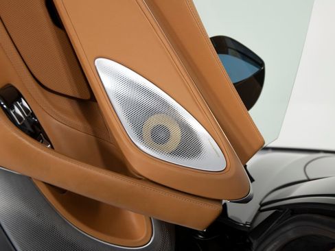 Used 2023 McLaren GT image 12