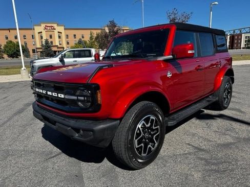 Used 2023 Ford Bronco Outer Banks AWD/4WD image 2