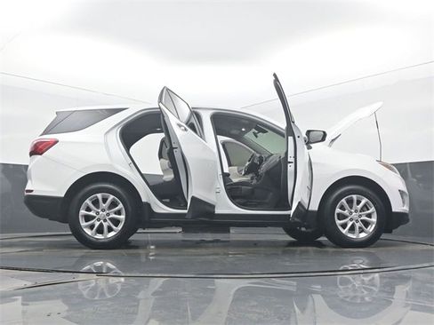 Used 2019 Chevrolet Equinox LS image 58