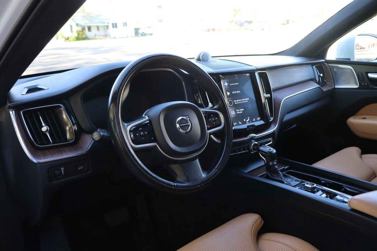 Used 2019 Volvo XC60 T5 Inscription w/ Protection Package AWD/4WD image 15