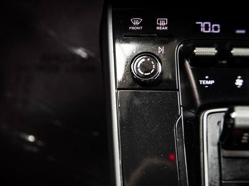 Used 2020 Porsche 911 Carrera S image 21