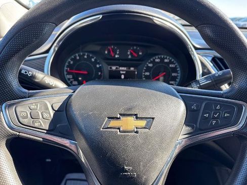 Used 2020 Chevrolet Malibu LT image 16