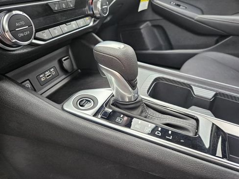 Used 2025 Nissan Sentra SV w/ All-Weather Package FWD image 24