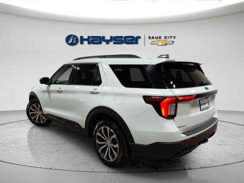 Used 2025 Ford Explorer ST-Line AWD/4WD image 5