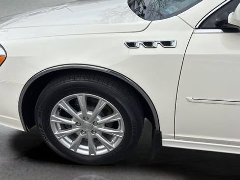 Used 2011 Buick Lucerne CXL FWD image 32