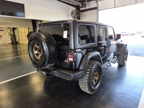 Used 2022 Jeep Wrangler Unlimited Sport AWD/4WD image 3