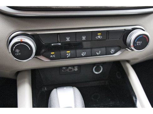 Used 2024 Nissan Altima 2.5 SV AWD/4WD image 15