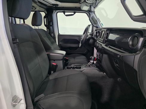 Used 2021 Jeep Wrangler Unlimited Sport image 19
